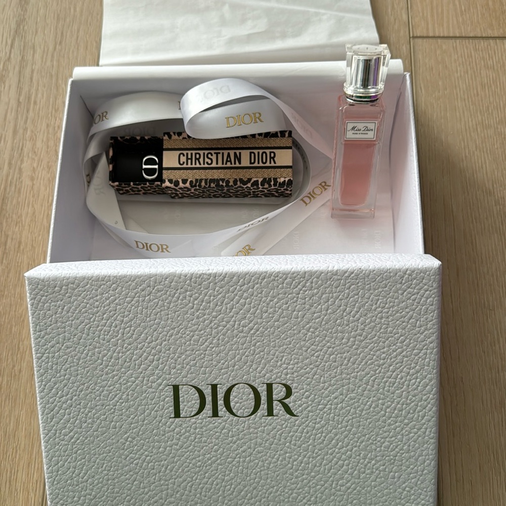Dior Set-rollerball perfume and lipstick with case